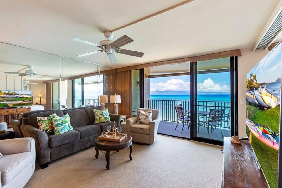 Hololani A404- Ocean views from every room, 2 bedroom condo Apartment in Kahana