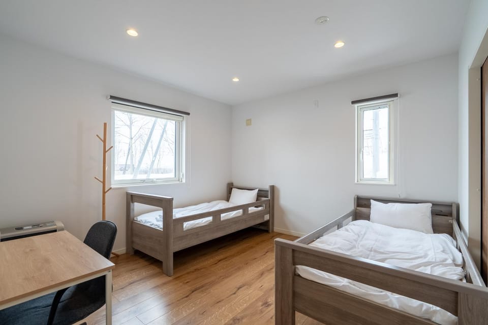 Bedroom, bunk bed