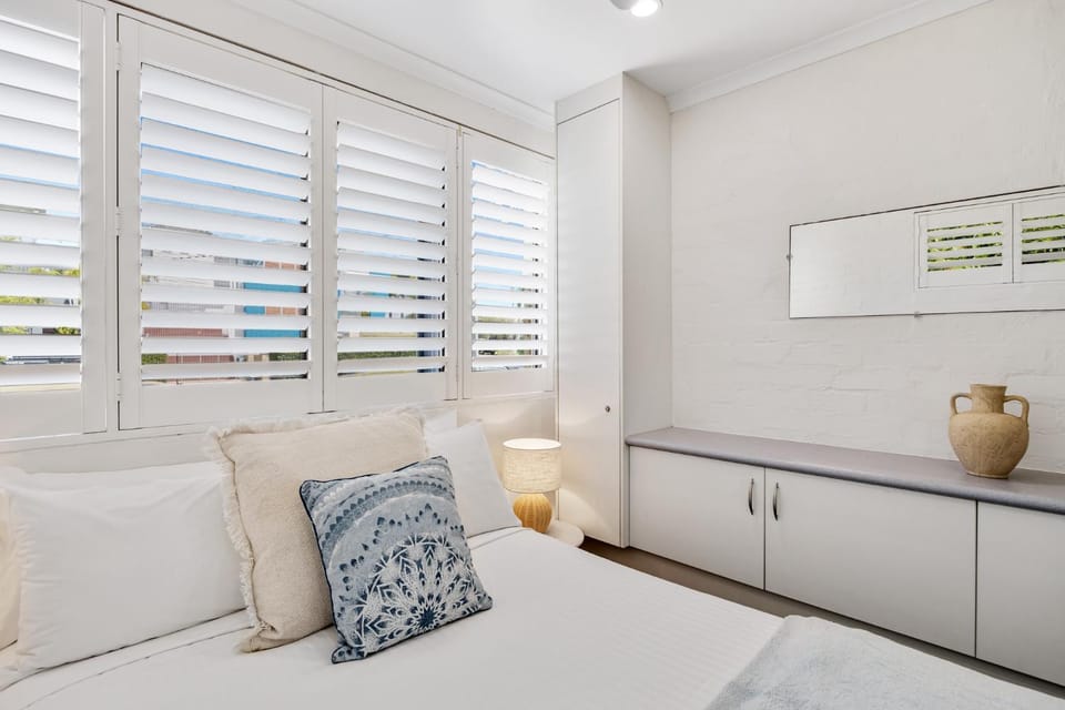 Quaint 2-Bed Beach Abode with Ocean Views Apartment in Sunshine Coast