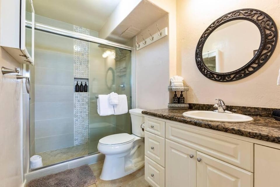 Hale Ono Loa 114- Ground floor partial ocean view gem Apartment in Napili-Honokowai