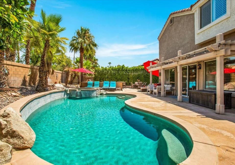 Property building, Swimming pool