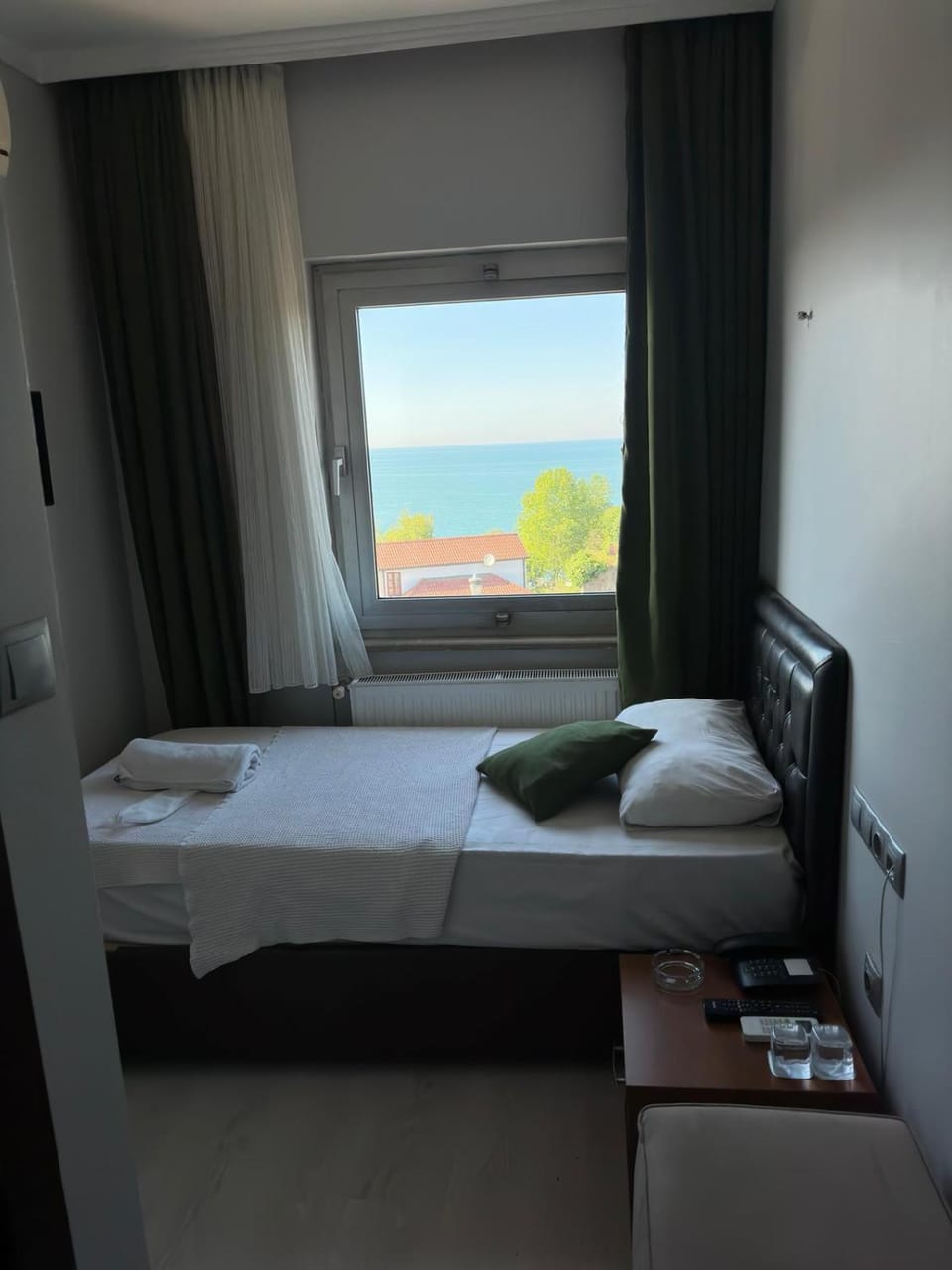Natural landscape, TV and multimedia, Sea view, towels