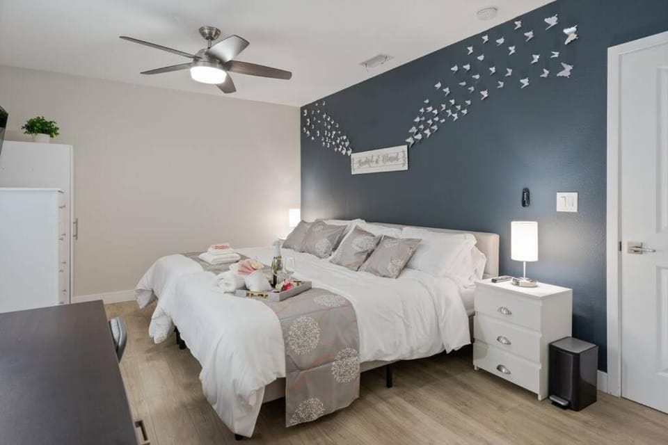 LA Home - FIFA Soccer, NBA Games, Universal Studios Apartment in Eagle Rock