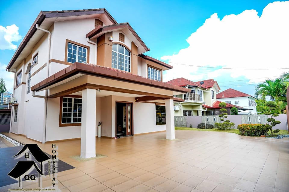 Property building, Day, Street view