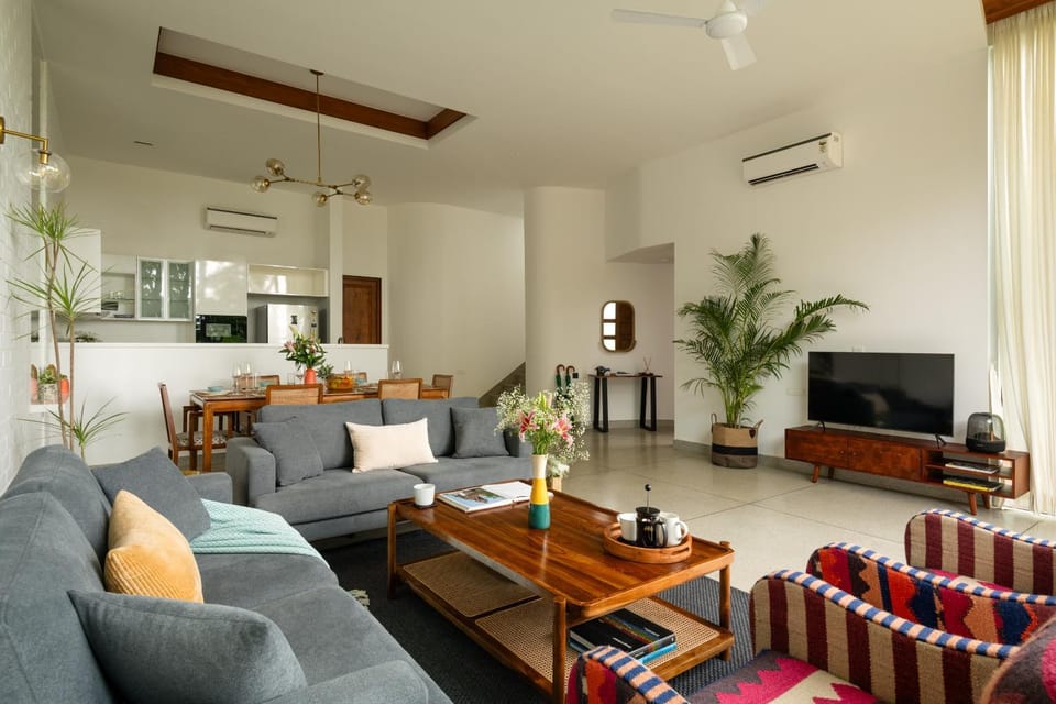 TV and multimedia, Living room, fireplace