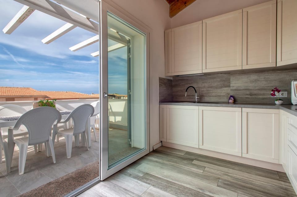 Property building, Kitchen or kitchenette, Living room