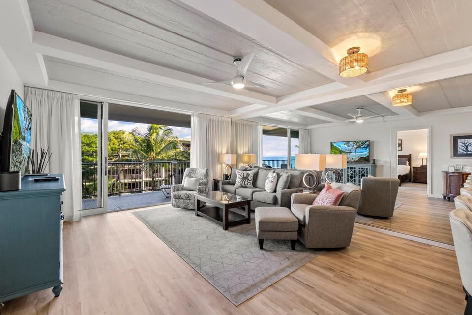 Whaler Resort 508- Fully remodeled Whaler condo, stunning Kaanapali Beach Black Rock view Apartment in Kaanapali