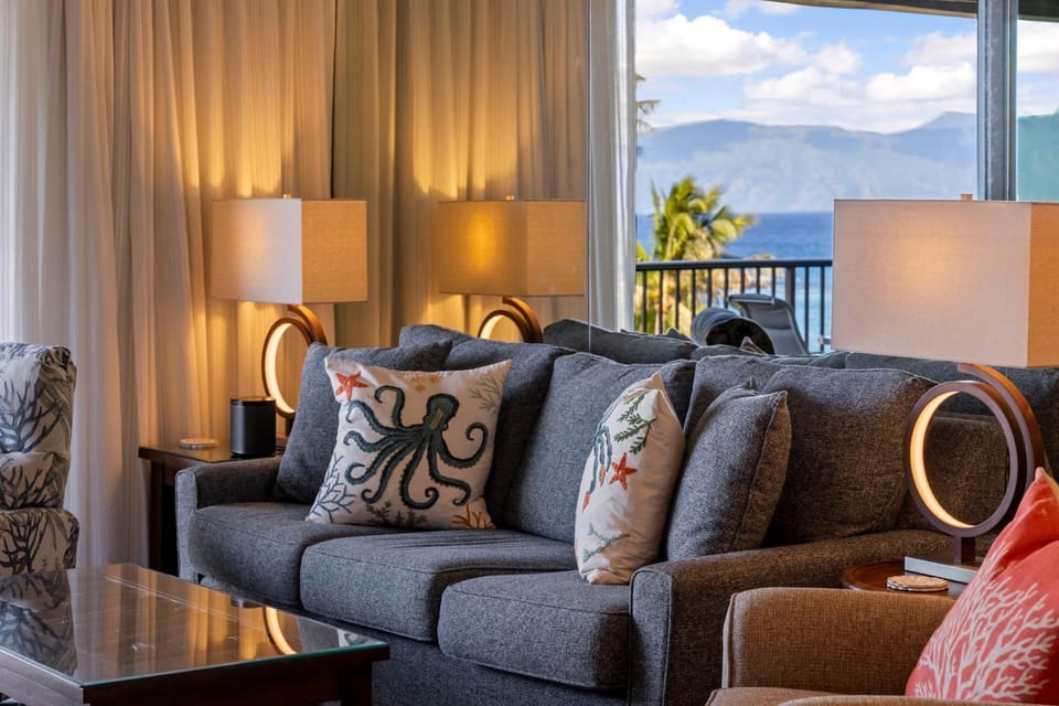 Whaler Resort 508- Fully remodeled Whaler condo, stunning Kaanapali Beach Black Rock view Apartment in Kaanapali