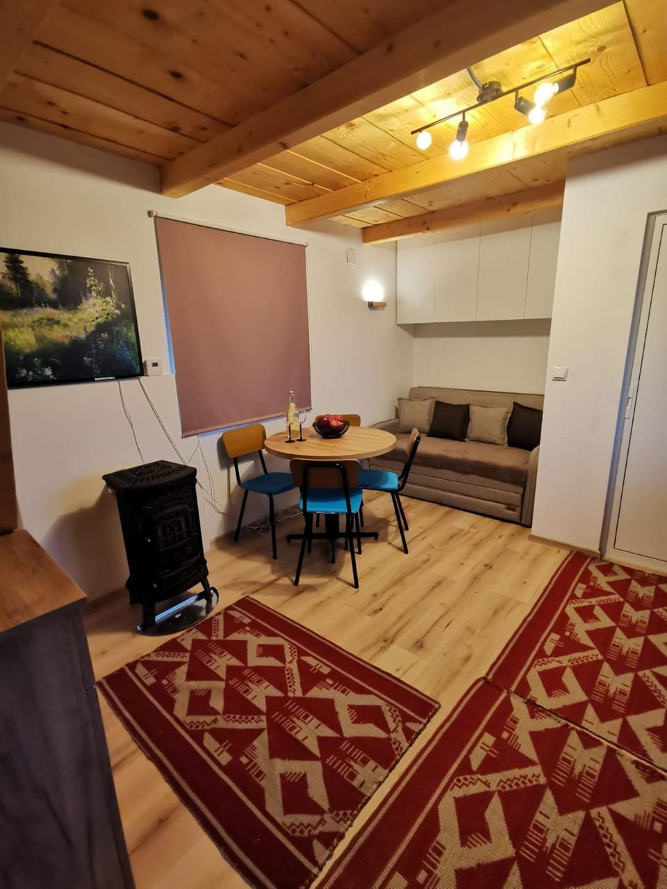 TV and multimedia, Kitchen or kitchenette, Living room, Dining area