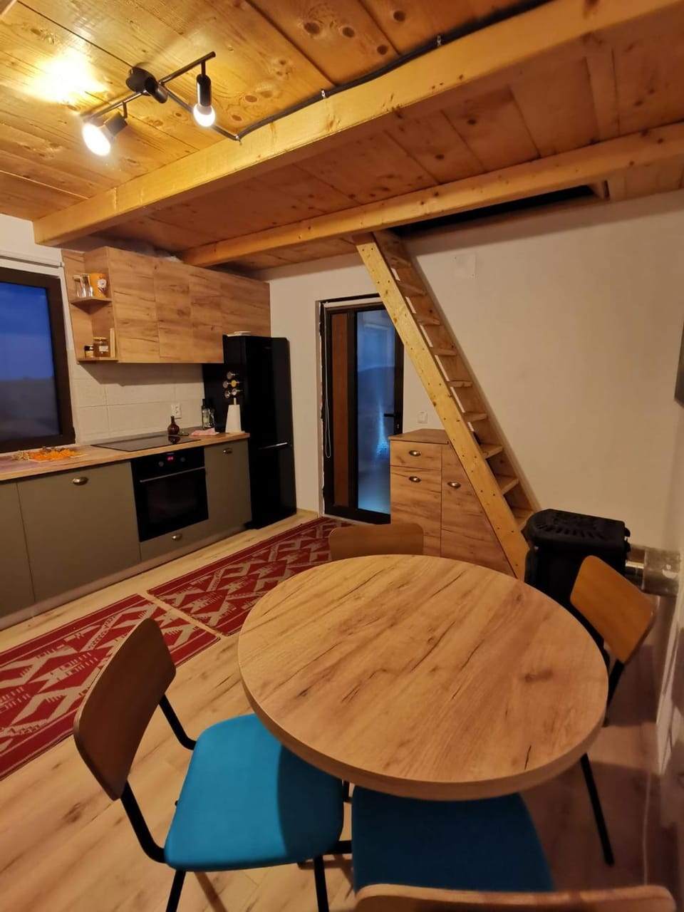 Communal lounge/ TV room, TV and multimedia, Kitchen or kitchenette, Living room, Seating area, Dining area