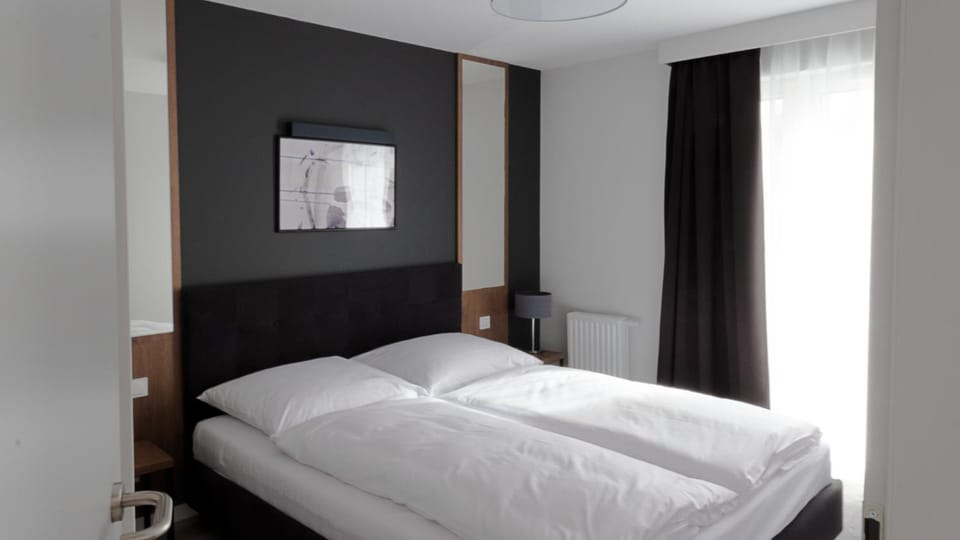 Bed, Activities, Photo of the whole room, Bedroom