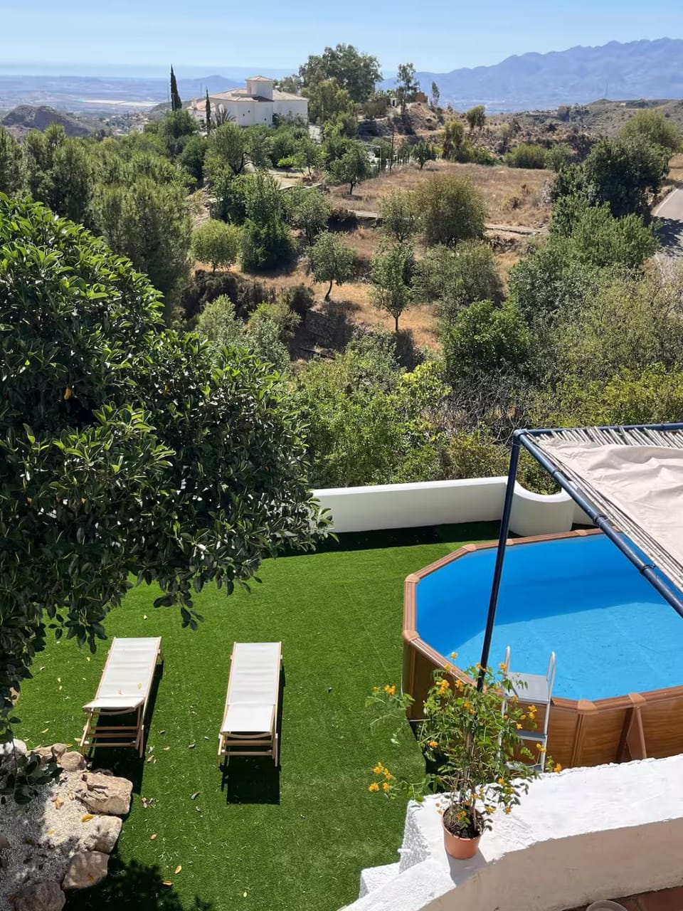 Natural landscape, Garden, Garden view, Mountain view, Swimming pool, sunbed