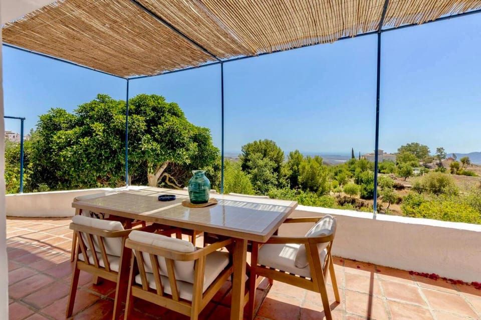 Natural landscape, View (from property/room), Balcony/Terrace, Dining area
