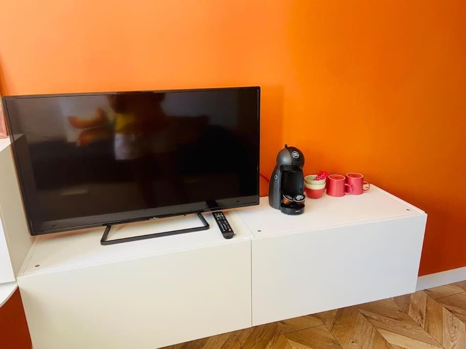CAVALOC.FR STUDIO RETRORANGE Apartment in Cavalaire-sur-Mer