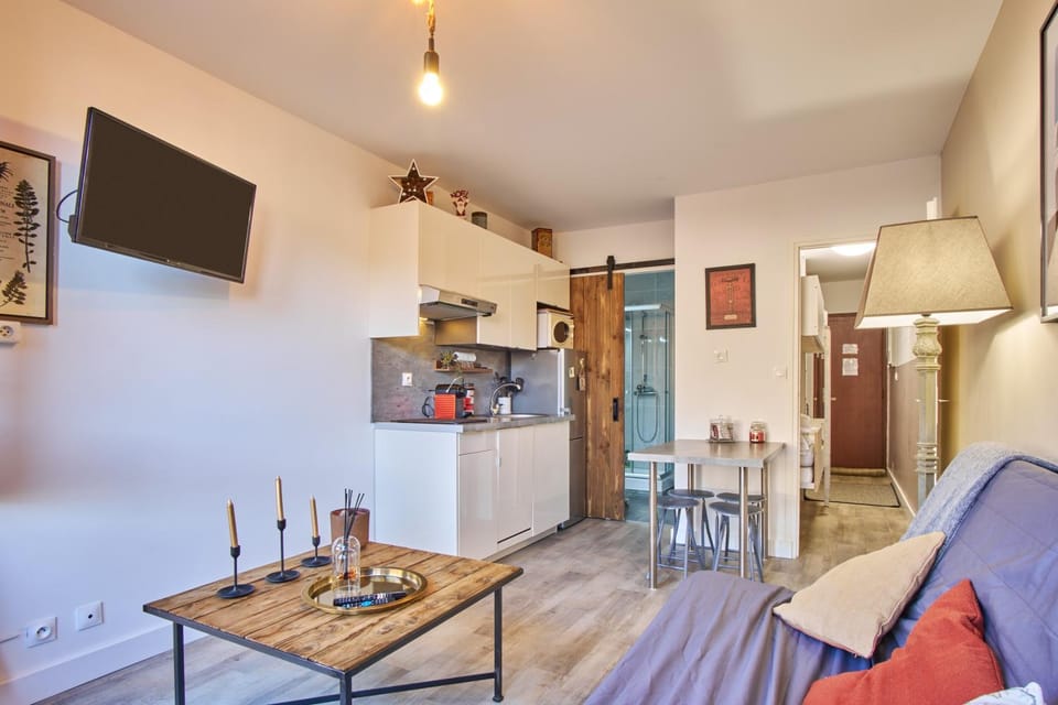 Property building, Living room