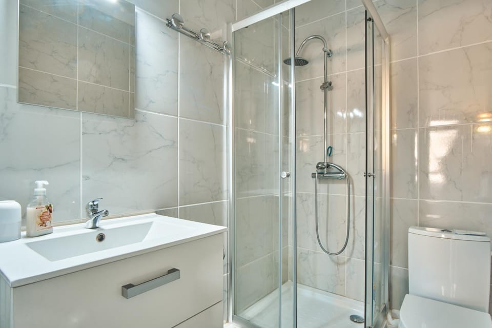 Bathroom, Living room