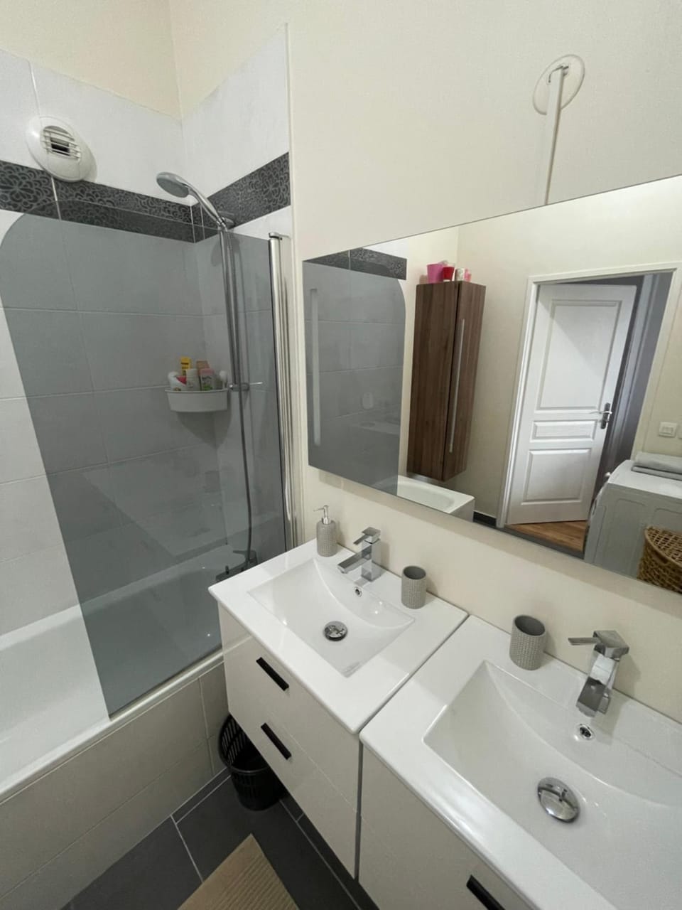 Duplexe Porte de Paris Apartment in Île-de-France