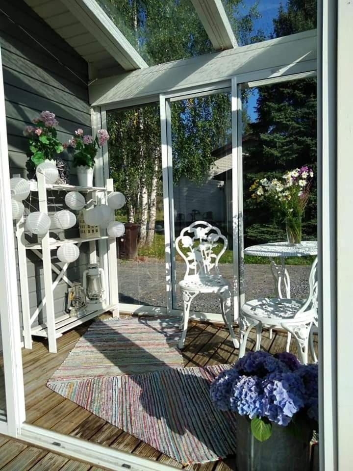 Patio, Day, Seating area