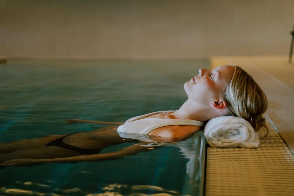 People, Massage, Spa and wellness centre/facilities, Spa and wellness centre/facilities, group of guests