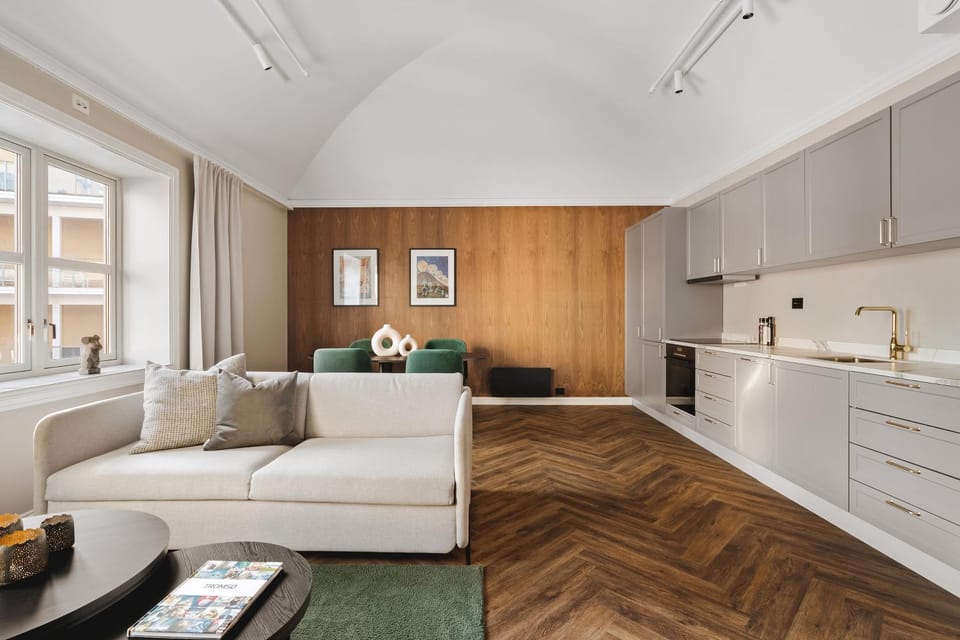 Kitchen or kitchenette, Living room, Seating area
