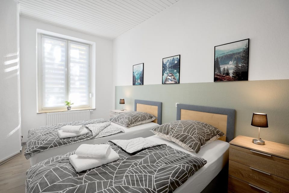 Bed, Photo of the whole room, Bedroom, towels