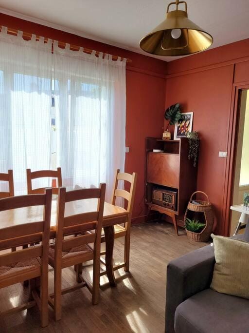 TV and multimedia, Living room, Dining area