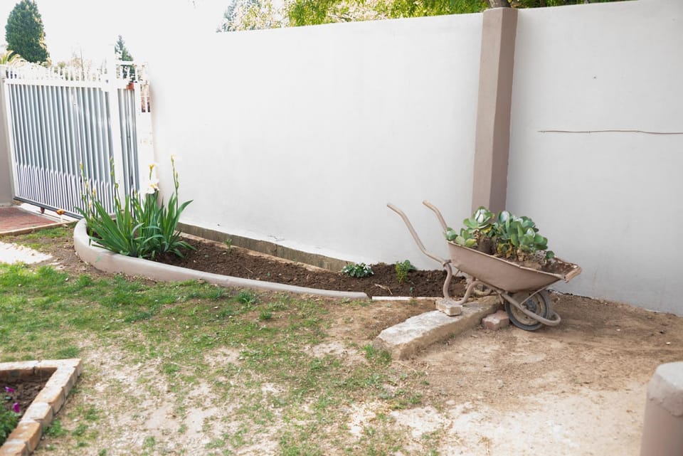 Faces Guesthouse La Provance Bed and Breakfast in South Africa