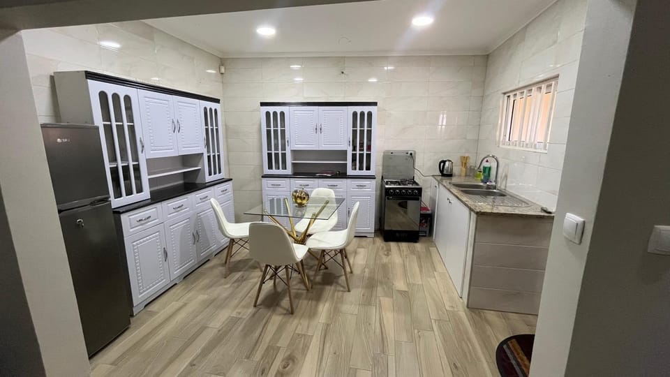 Estadia alegre ao som do mar Apartment in Africa