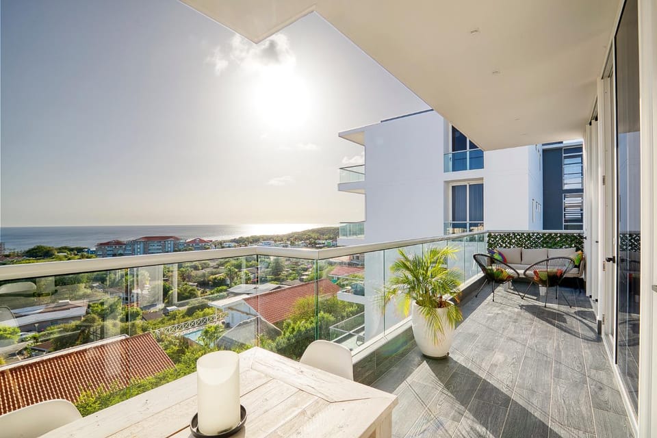 Natural landscape, View (from property/room), Balcony/Terrace, Seating area, Sea view