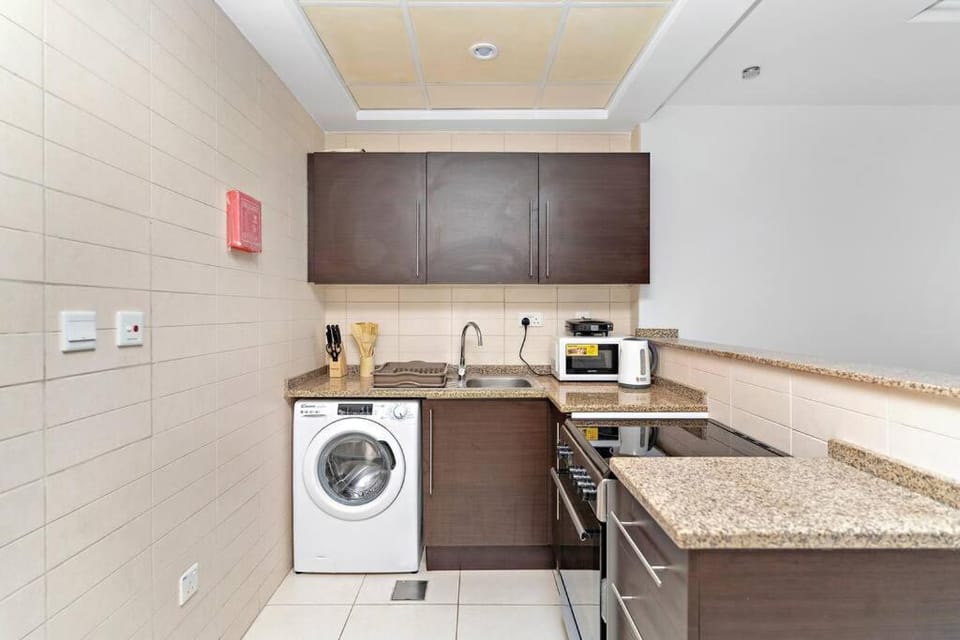 StoneTree - Near Metro - Furnished Studio in JLT Apartment in Dubai