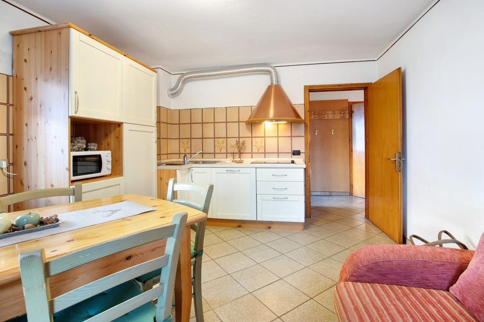 Property building, Kitchen or kitchenette, Living room