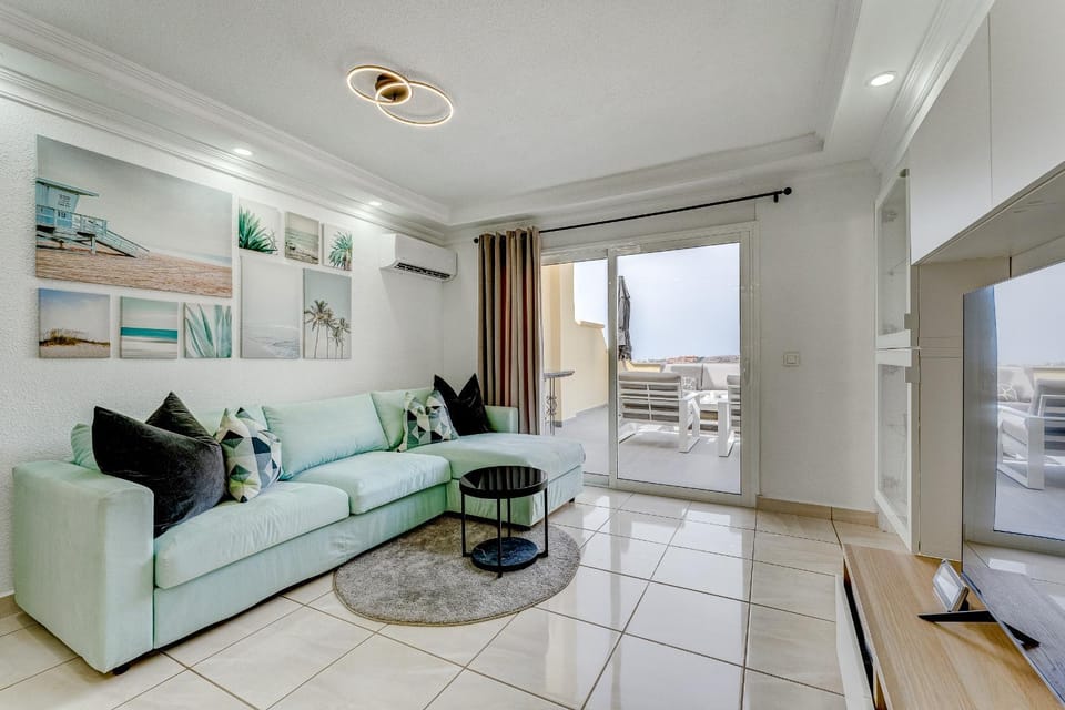 View (from property/room), Living room, Seating area, Sea view