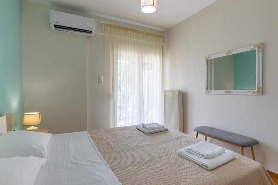 Bedroom, air conditioner