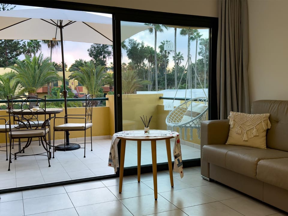 Day, Garden, View (from property/room), Balcony/Terrace, Living room, Dining area, Garden view
