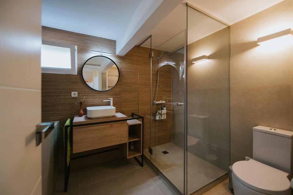 Shower, Toilet, Bathroom
