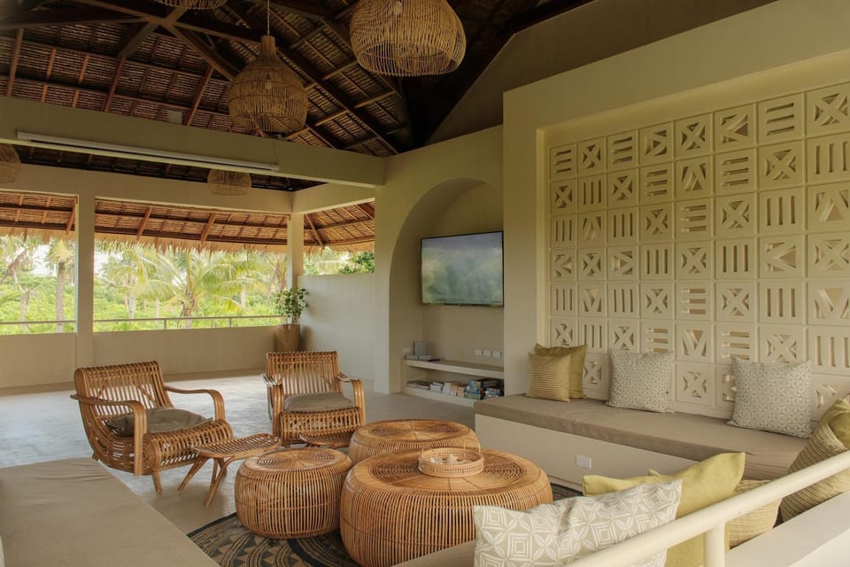 Communal lounge/ TV room, TV and multimedia, Living room, Seating area, Entertainment