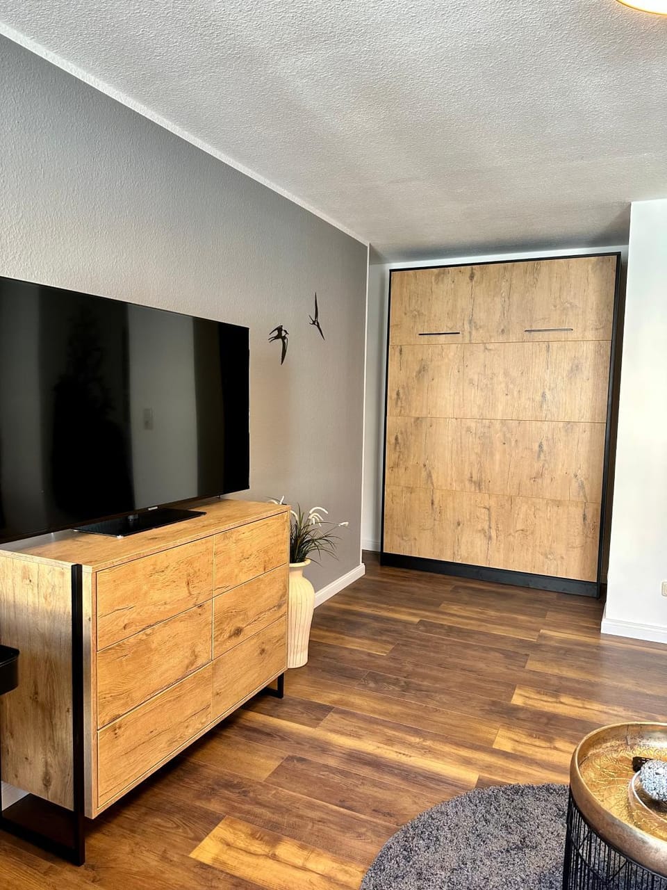 Bed, TV and multimedia