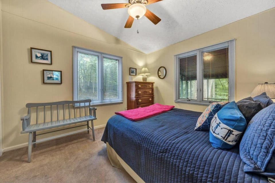 Seating area, Bedroom