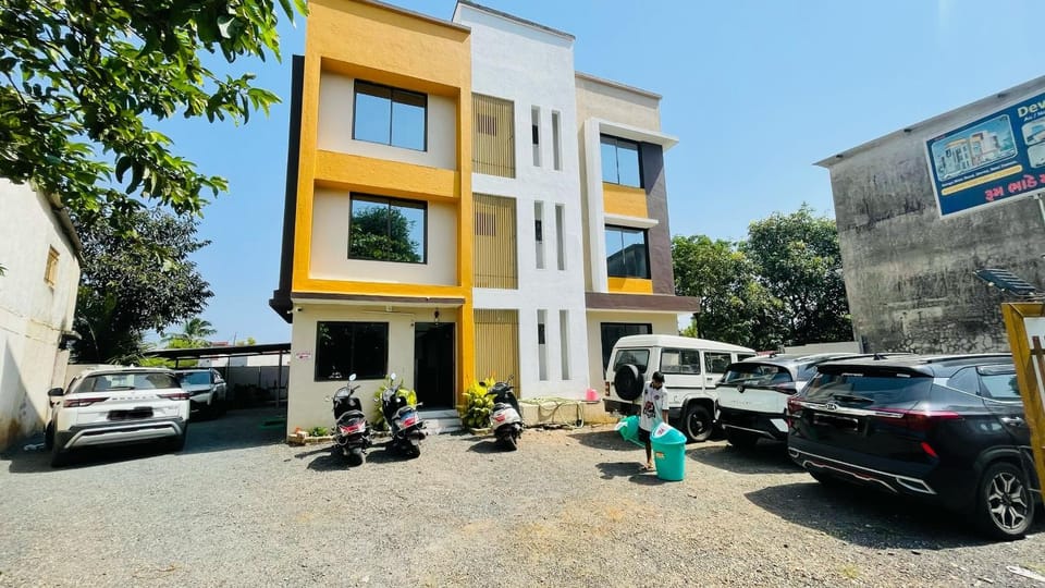 Property building, Day, Parking