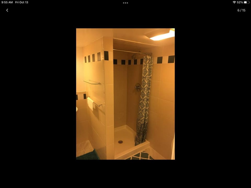 Gateway en-suite bedroom only one bed next jhu Bed and Breakfast in Baltimore