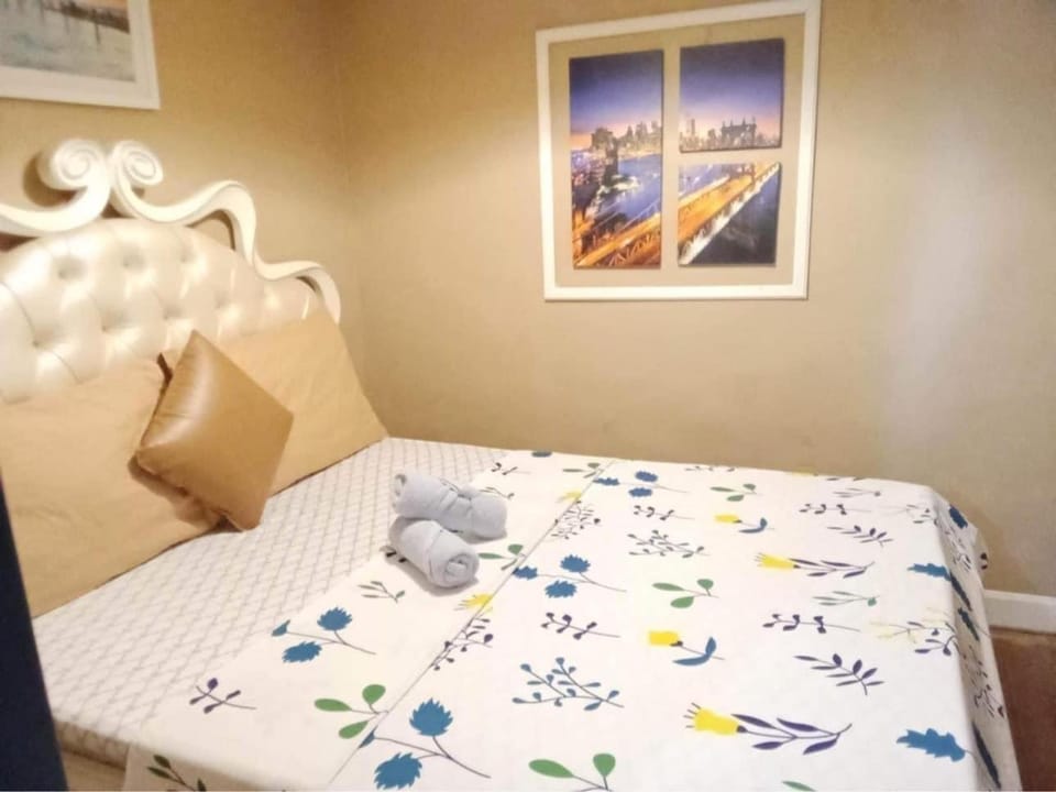 Central Perk inspired pool villa Villa in Bacolod