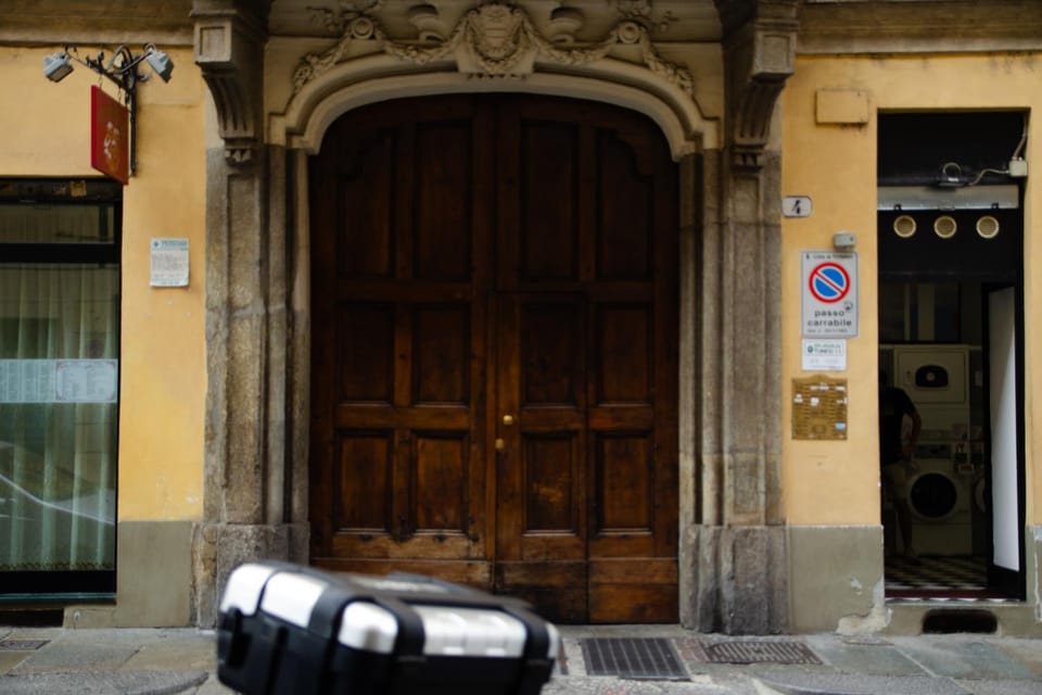 Facade/entrance