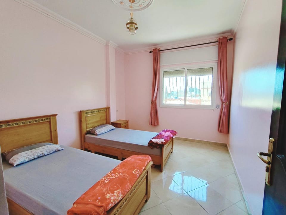 Appartement 2 chambres et 3 façades - Pas de couple non marié Apartment in Tangier