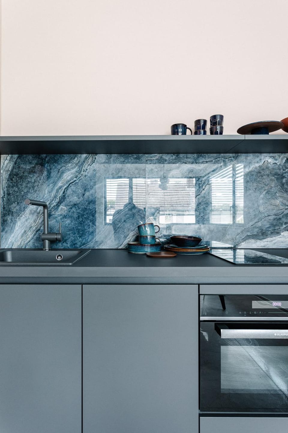 Kitchen or kitchenette, dishwasher