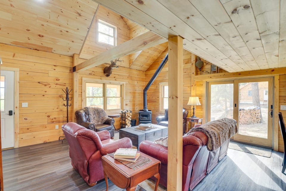 Secluded Cabin w/ Mtn Views ~ 33 Mi to Bigfork! Cabin in Montana