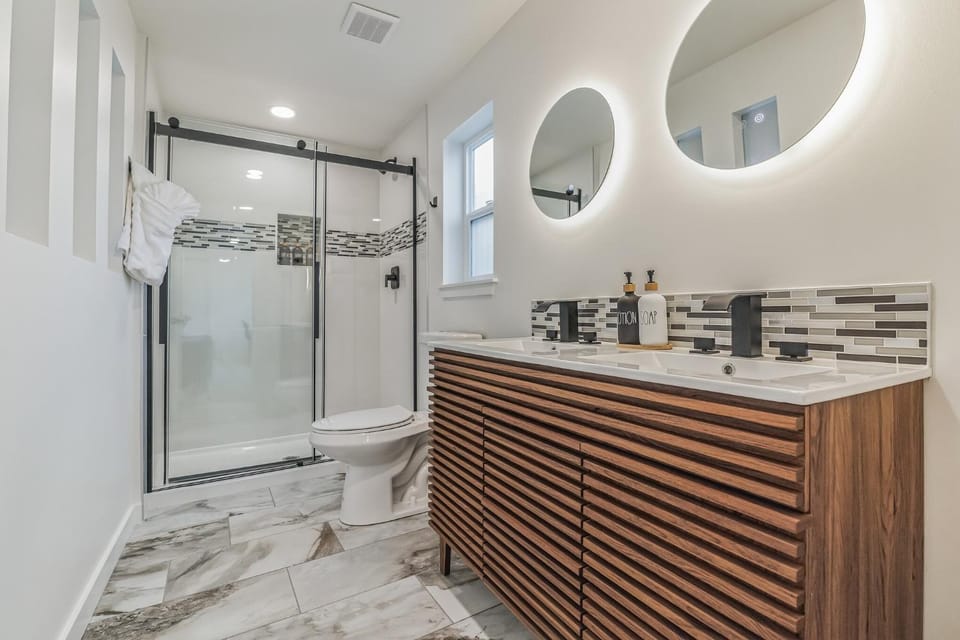 Pacific Northwest Retreat Duplex 3min from Seattle Apartment in SeaTac