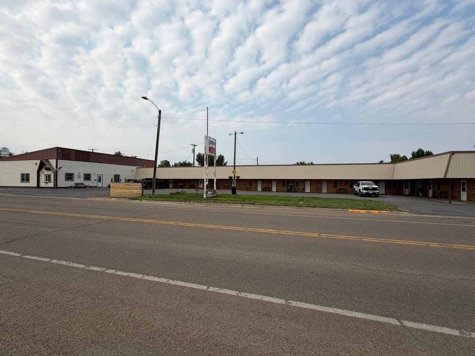 Property building, Day, Street view, Location, Parking