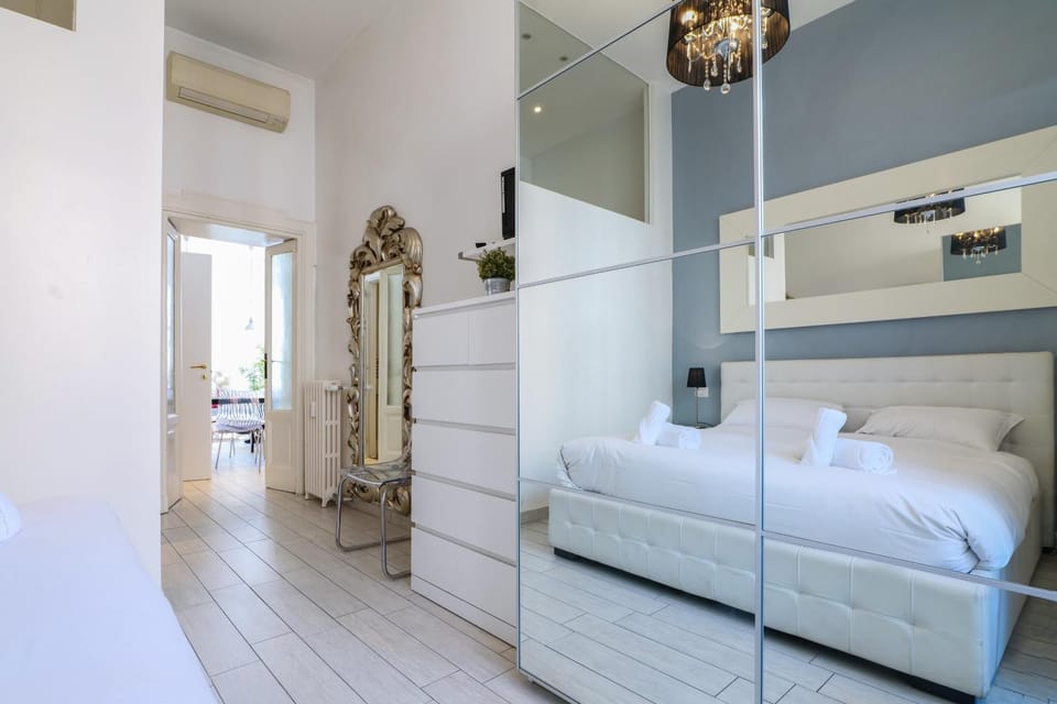 Bed, Bedroom, internet, towels