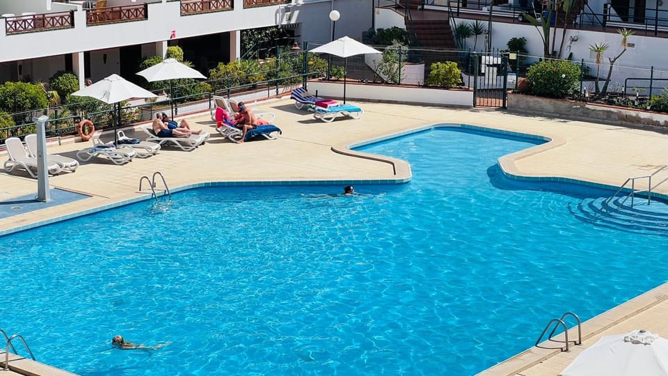 Swimming pool, Swimming pool, sunbed