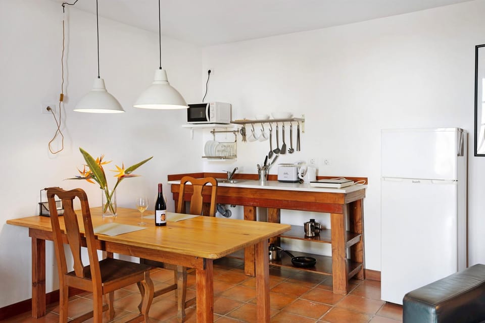 Property building, Kitchen or kitchenette, Living room
